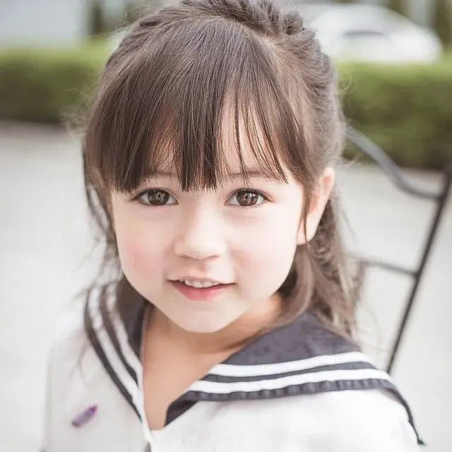 Aneka model rambut panjang anak perempuan ala Korea yang cantik dan elegan.