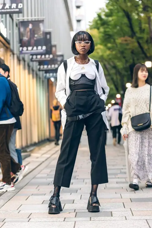 Berbagai gaya street style wanita Korea yang modis dan kekinian