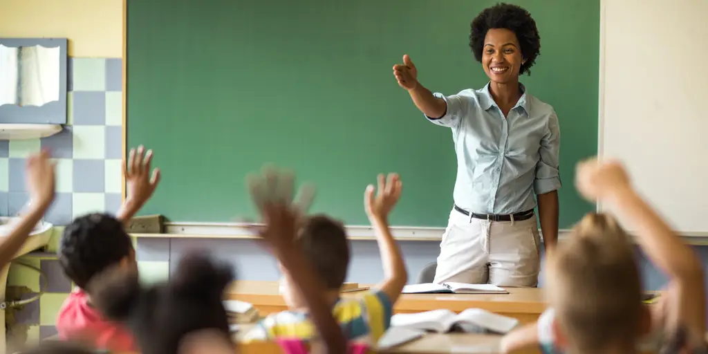 Gambar guru dan murid berinteraksi secara positif dalam lingkungan kelas