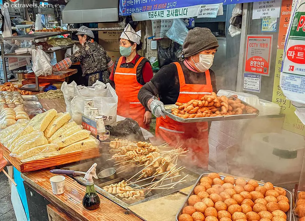 Berbagai macam jajanan kaki lima di Korea