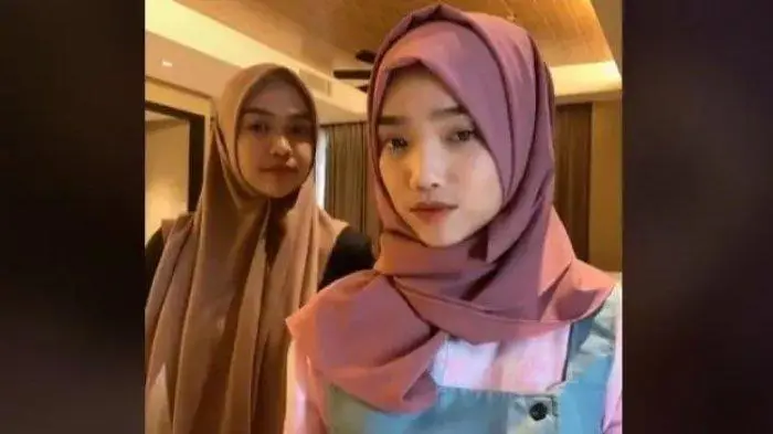 Foto-foto dan video Ria Ricis di media sosial sebelum berhijab