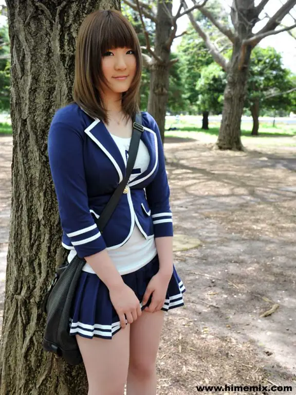 Gambar penggemar Momoka Nishina