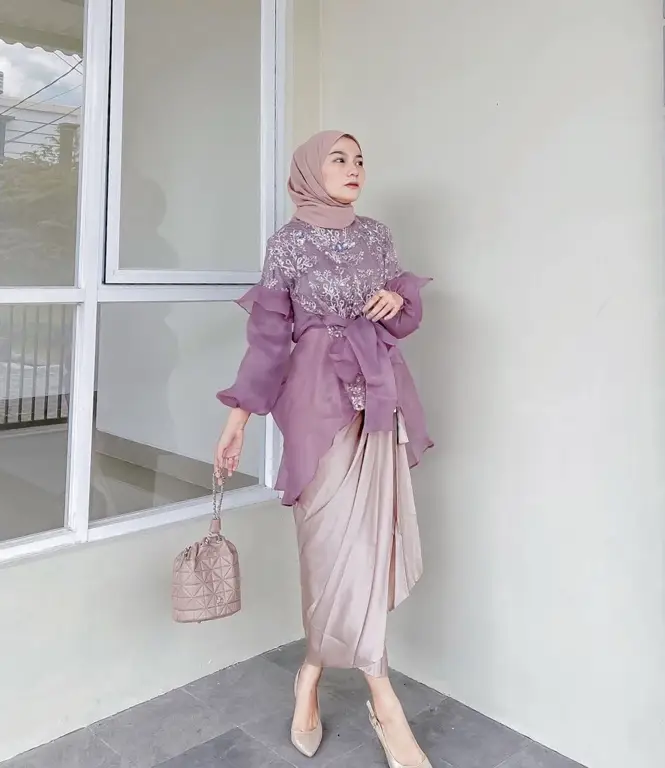 Model kebaya modern hijab terbaru dengan desain minimalis