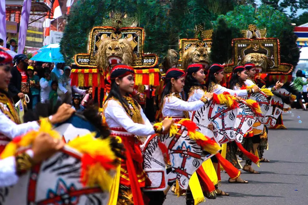 Gambar keberagaman budaya Indonesia