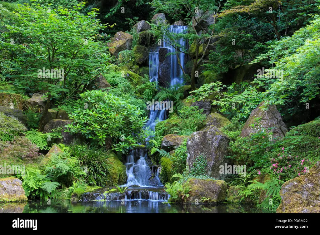 Taman tradisional Jepang yang indah dan tenang