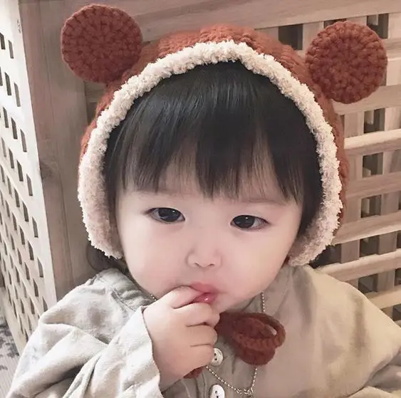 Bayi Korea Lucu dengan mata besar dan pipi chubby