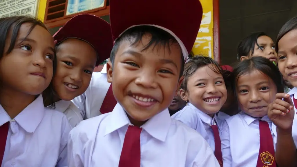 Anak-anak sekolah SMP di Indonesia