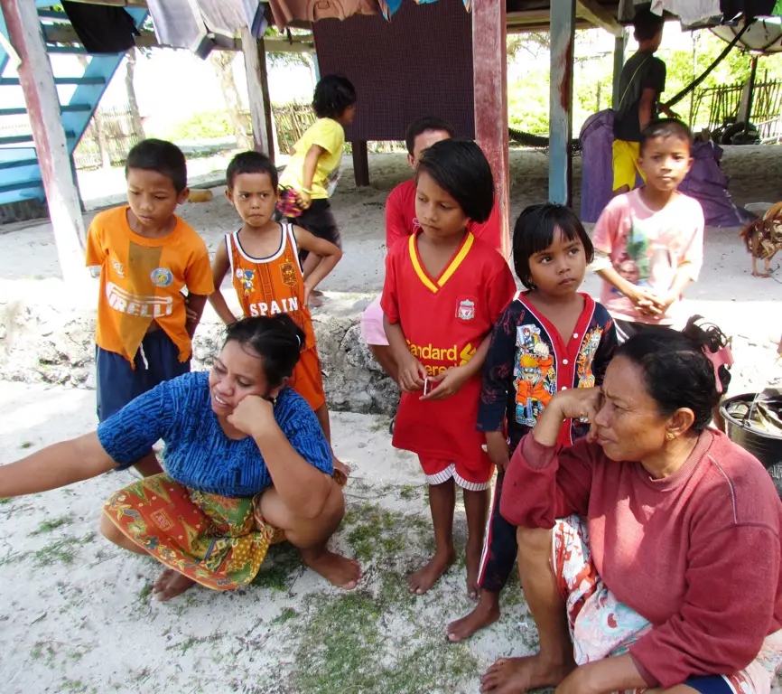 Gambar keluarga Indonesia yang bahagia