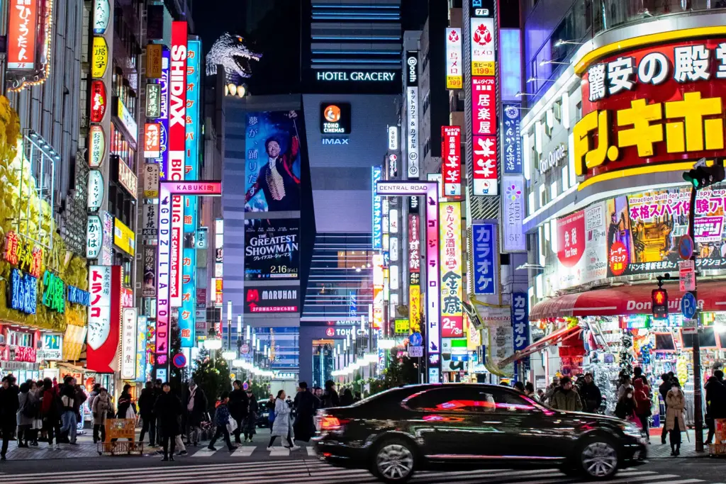 Gambar pemandangan kehidupan malam di Jepang