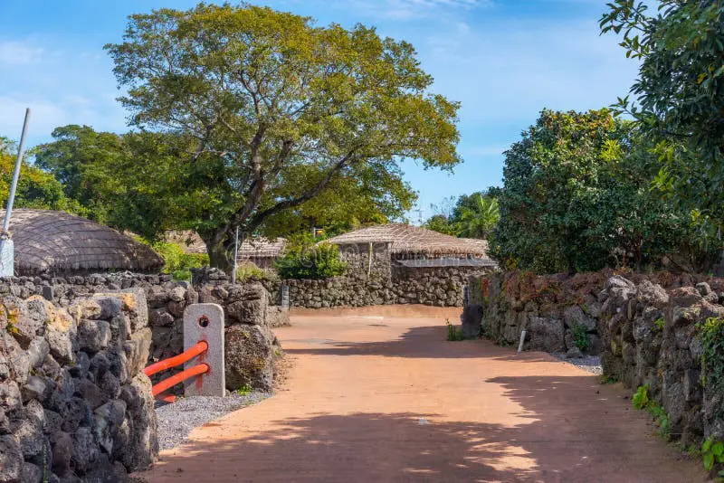 Rumah-rumah tradisional di desa Pulau Jeju