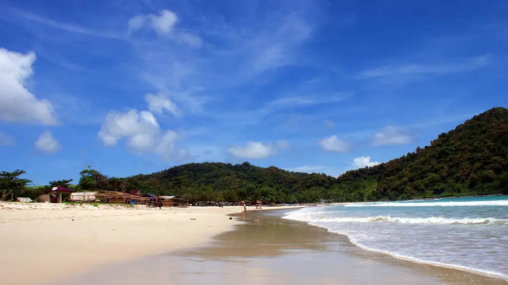 Gambar pantai-pantai indah di Lombok