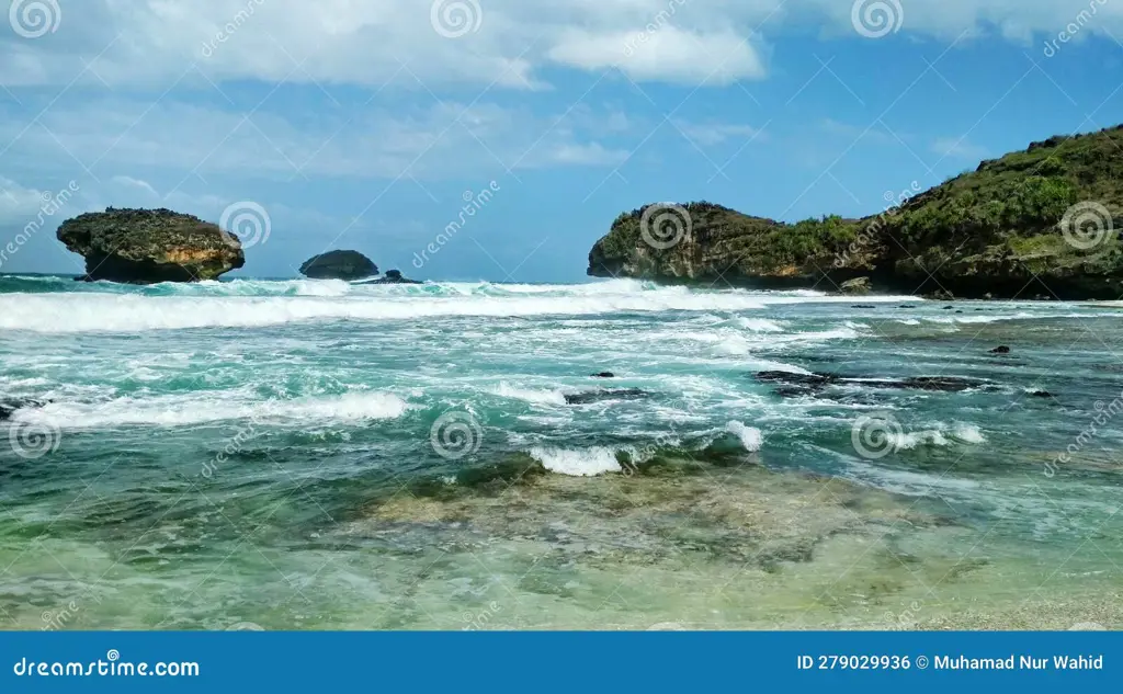 Pemandangan pantai-pantai indah di Pacitan