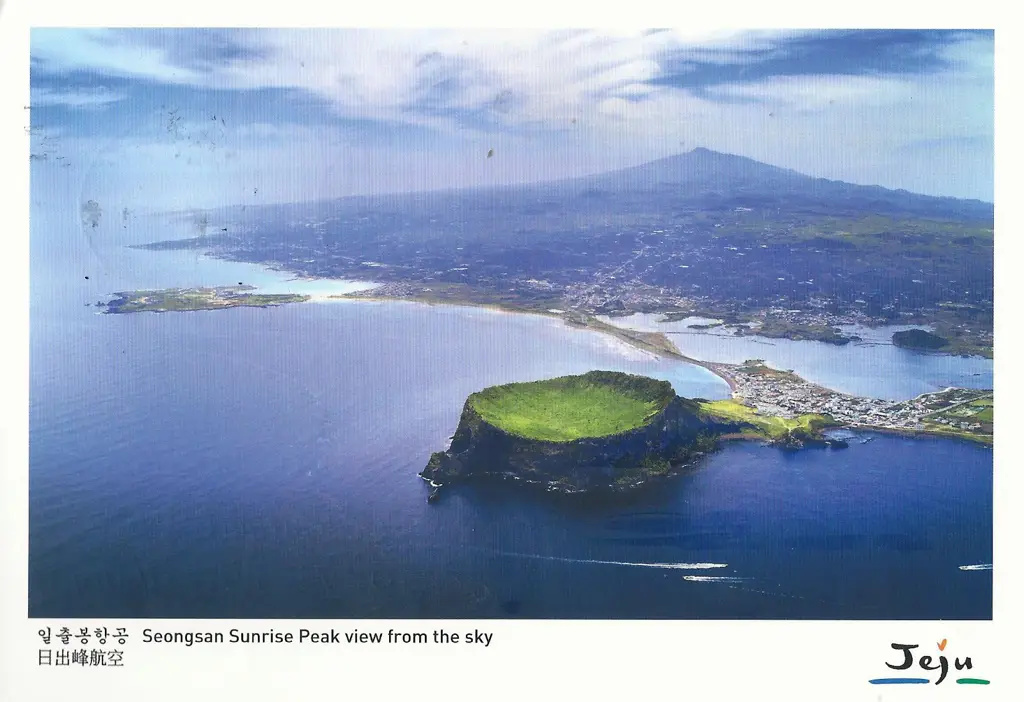 Pemandangan vulkanik di Pulau Jeju