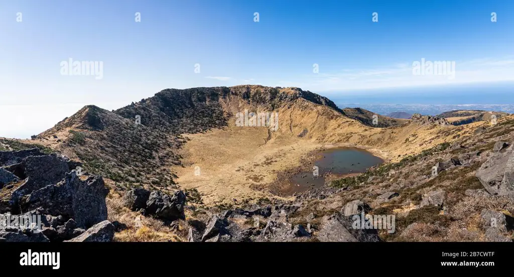 Pemandangan alam vulkanik Pulau Jeju yang menakjubkan