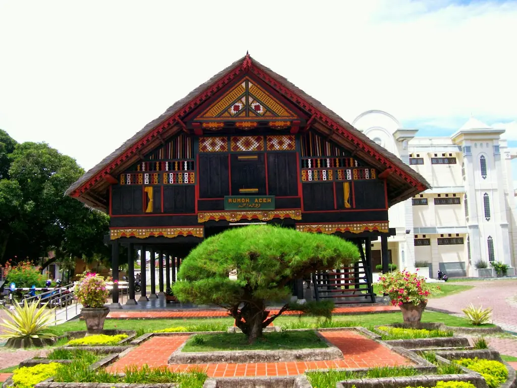 Gambar rumah adat Indonesia