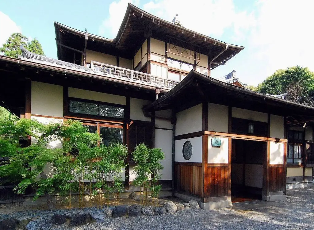 Gambar rumah tradisional Jepang yang indah dan tenang