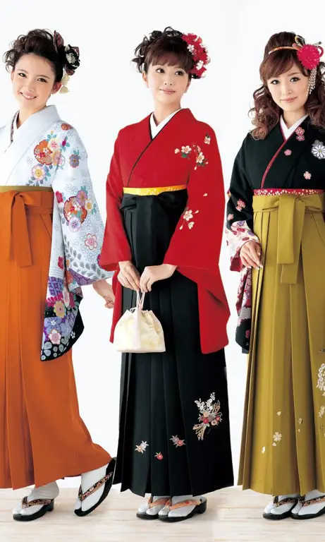 Wanita Jepang dalam pakaian tradisional