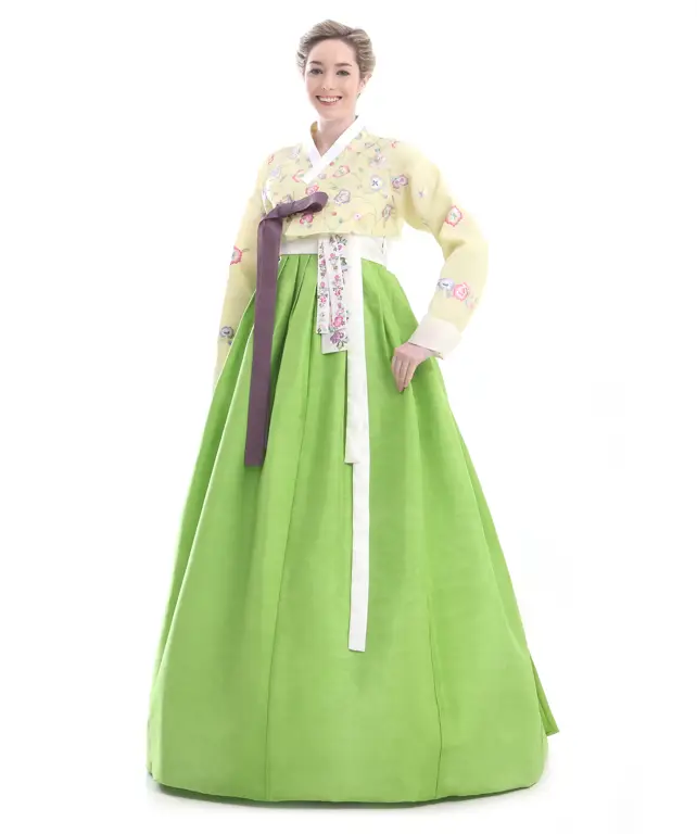 Detail sulaman indah pada Hanbok