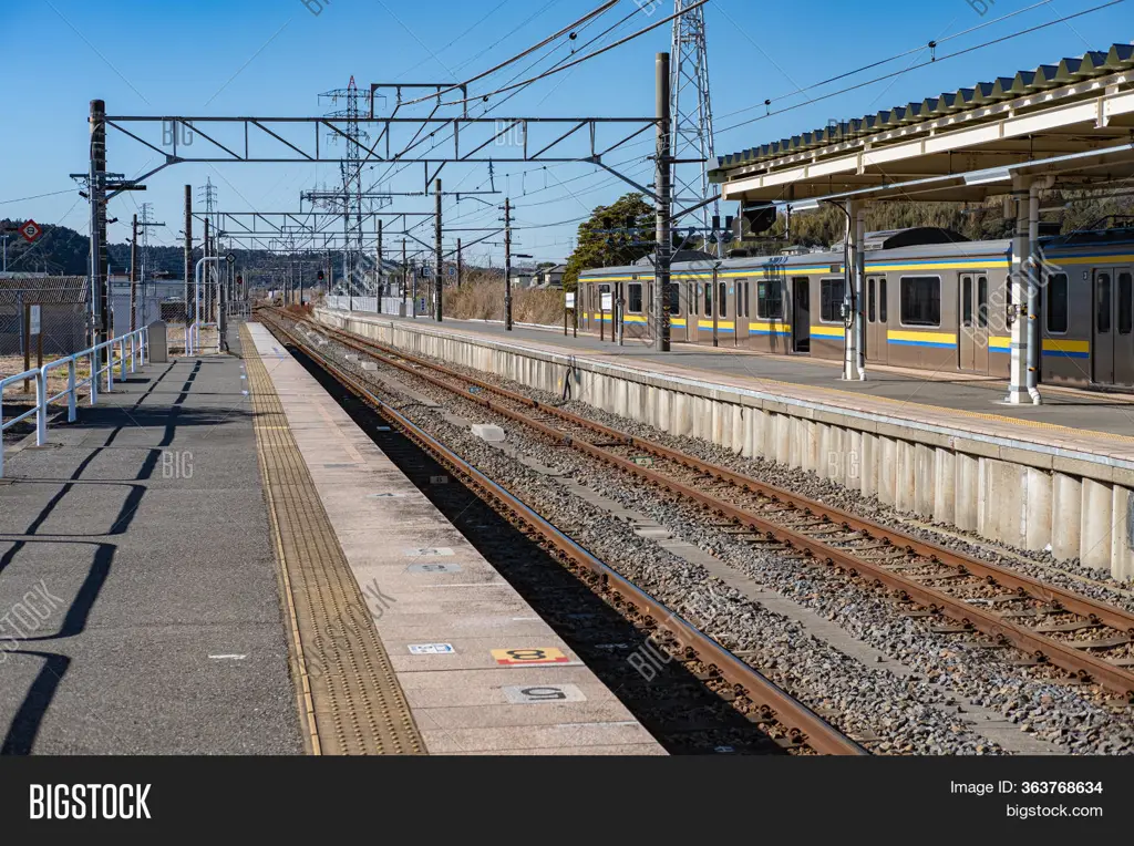 Pemandangan kereta api Jepang yang indah