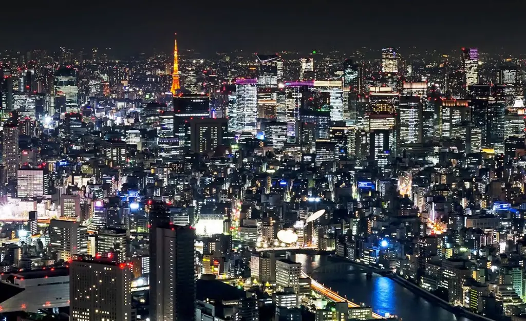 Kota di Jepang di malam hari dengan resolusi tinggi