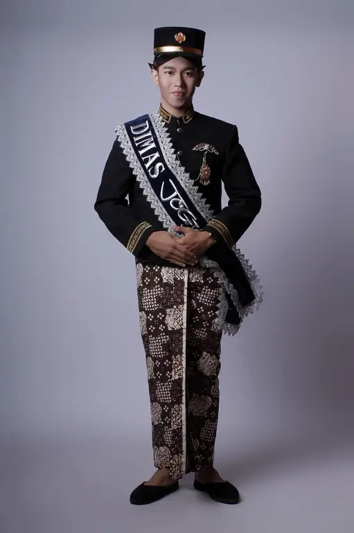 Pakaian tradisional Indonesia