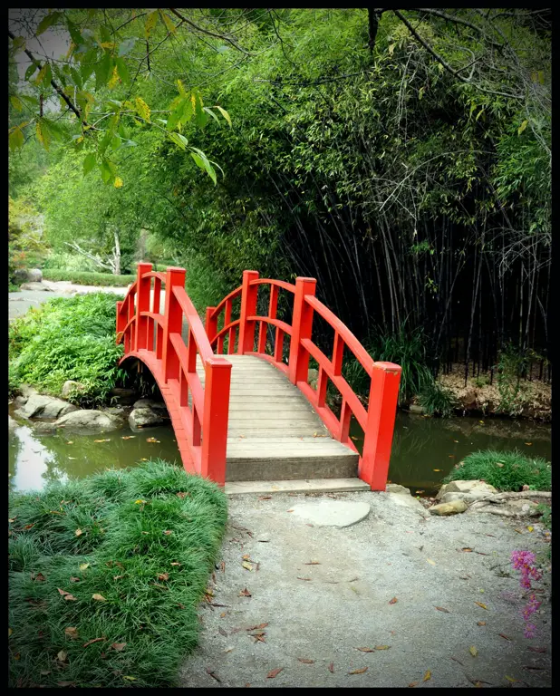 Foto taman Jepang yang indah dan menenangkan