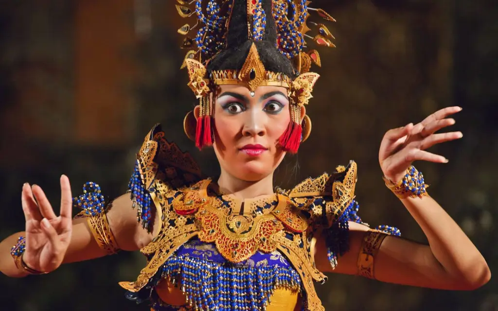 Penari tradisional Indonesia