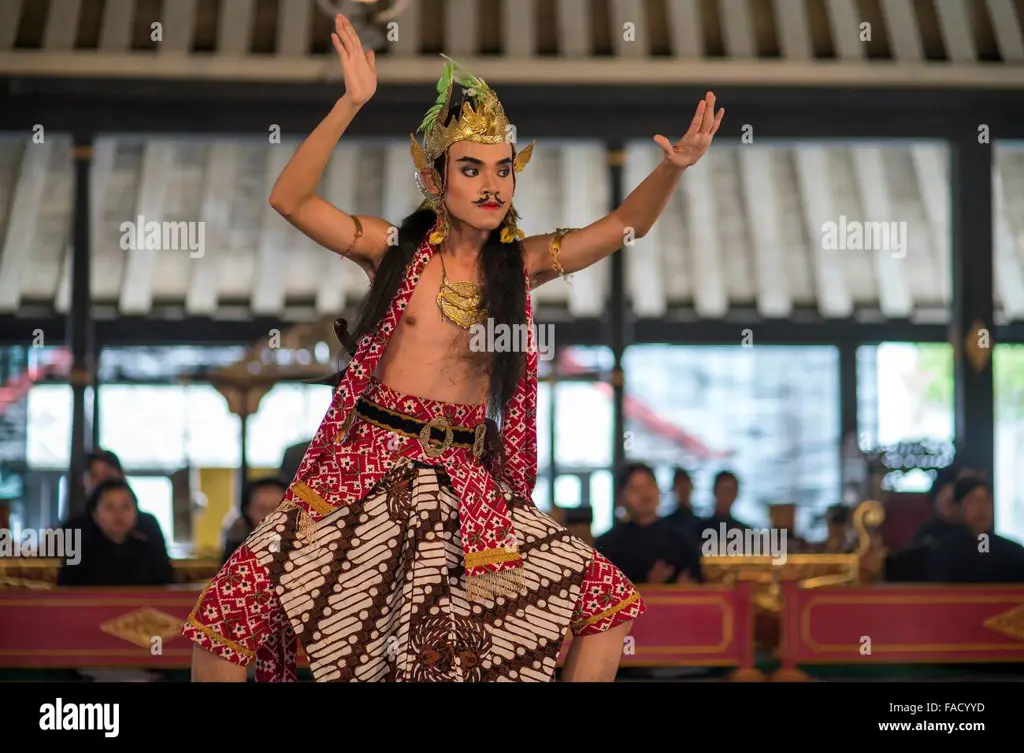 Penari Jawa Tradisional