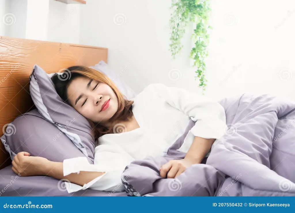 Wanita Jepang tidur dengan nyenyak