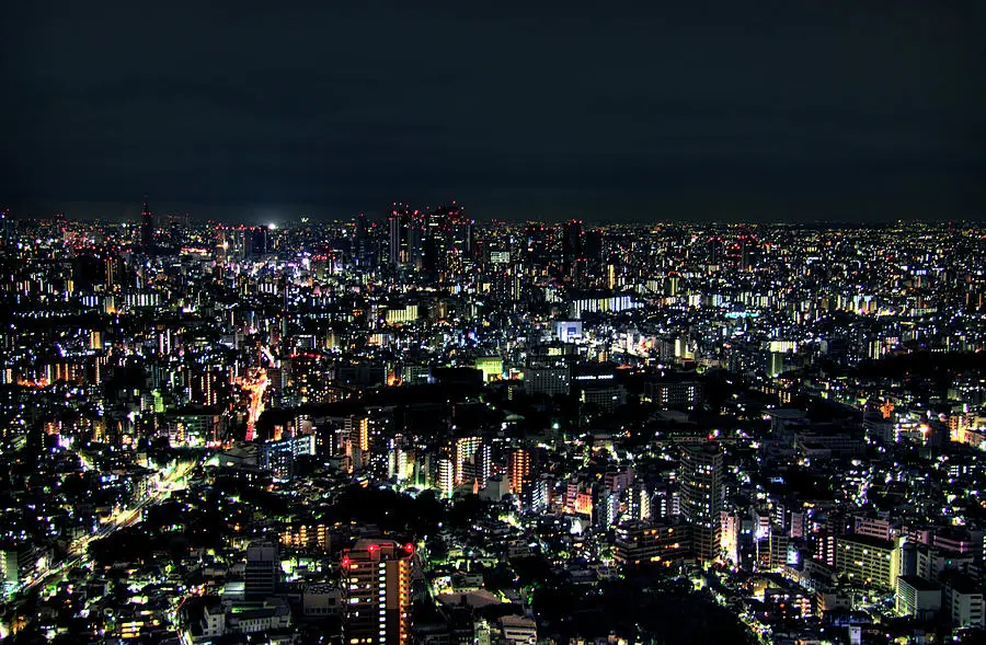 Pemandangan kota Tokyo di malam hari