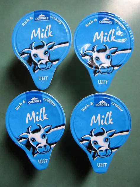 Berbagai kemasan susu Ultra Milk