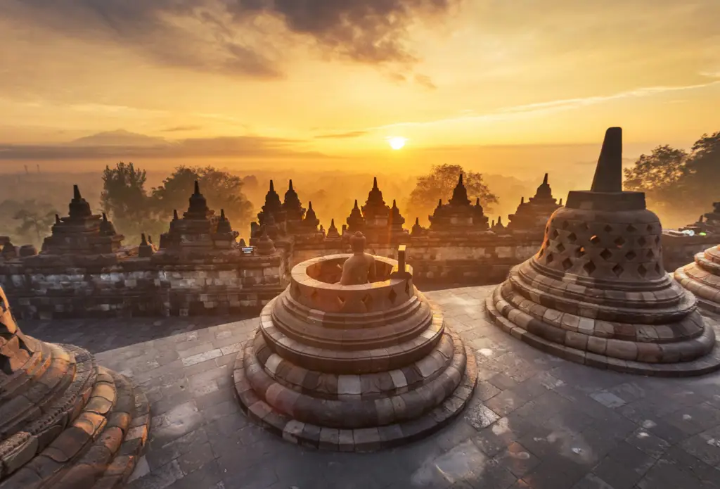 Candi Borobudur saat matahari terbit