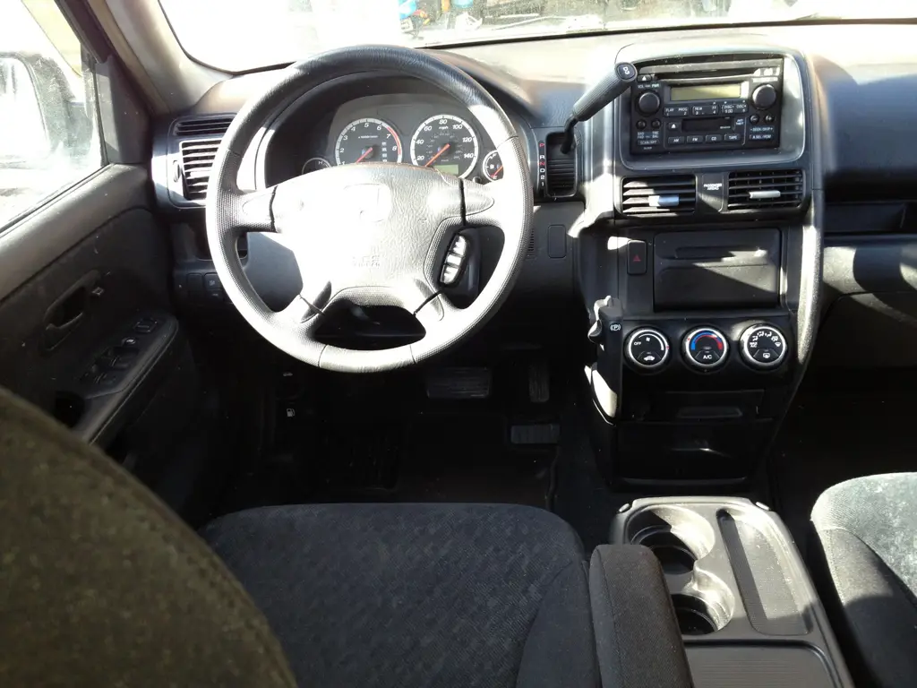 Interior Honda CR-V 205 yang mewah dan nyaman