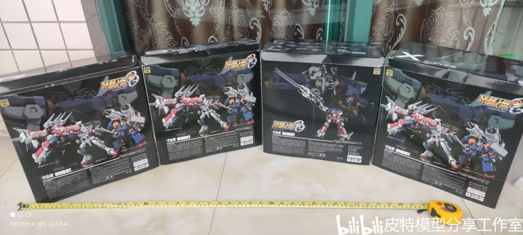 Berbagai macam merchandise SRX, mulai dari model kit hingga action figure