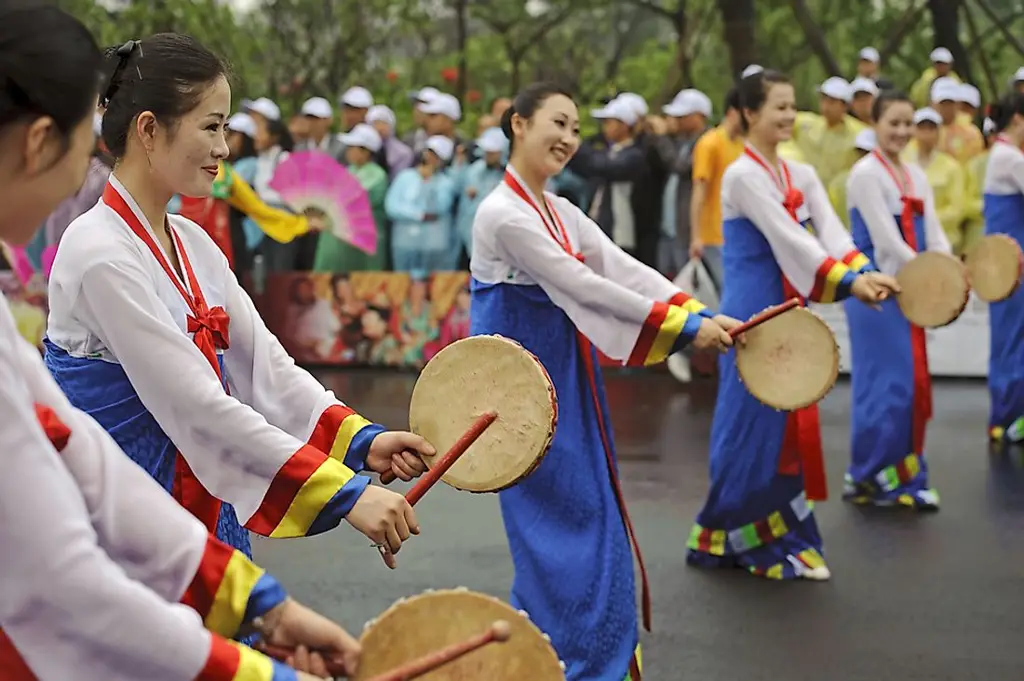 Gambar yang menunjukkan keragaman budaya Korea Selatan