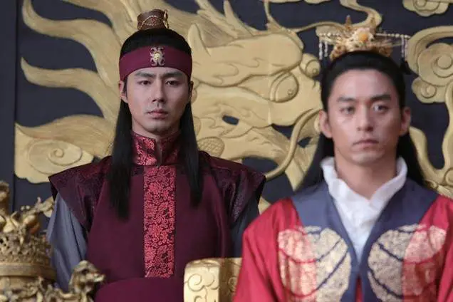 Potret Jo In Sung sebagai Raja Gongmin dalam film A Frozen Flower