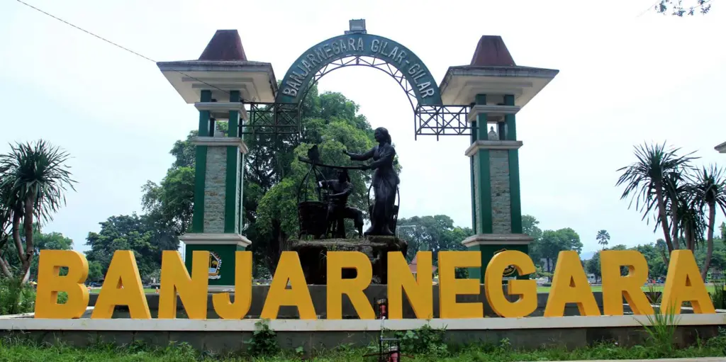 Rumah adat di Susukan Banjarnegara