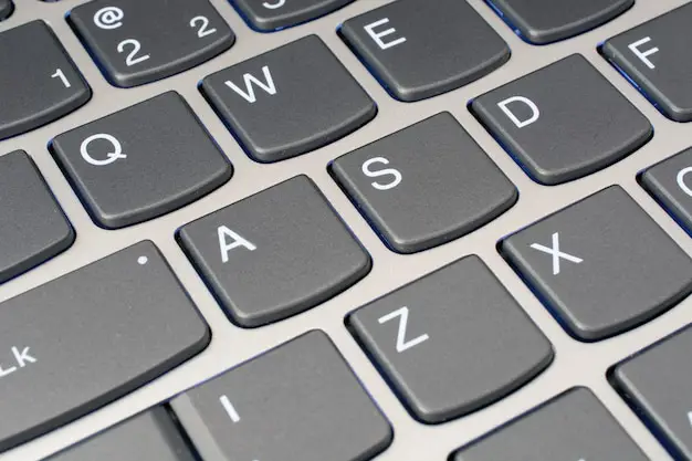 Gambar close-up keyboard komputer