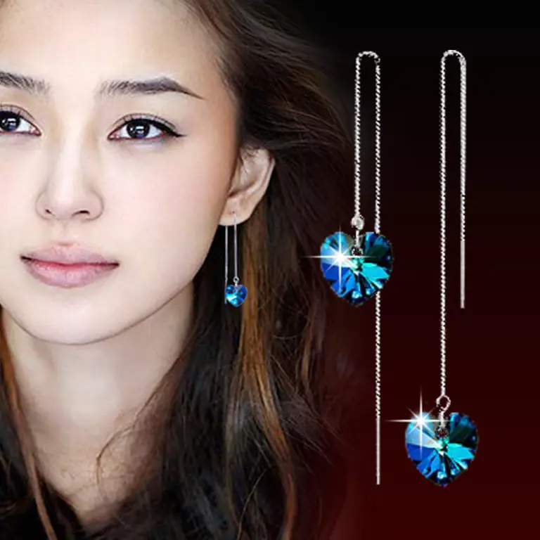 Berbagai model anting panjang korea yang elegan