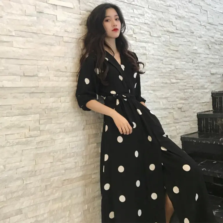 Berbagai model dress Korea panjang yang sedang tren