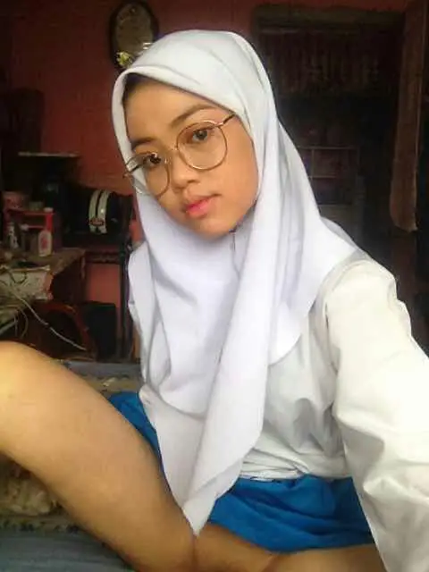 Berbagai model jilbab colmek terbaru yang sedang tren