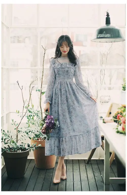 Berbagai model midi dress Korea yang stylish dan modis