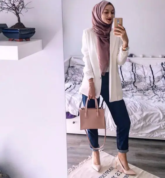 Berbagai model blazer wanita hijab yang stylish dan modern