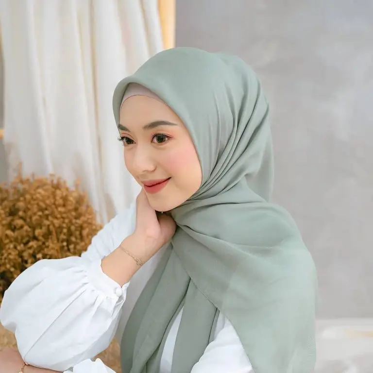 Beragam pilihan warna hijab voal