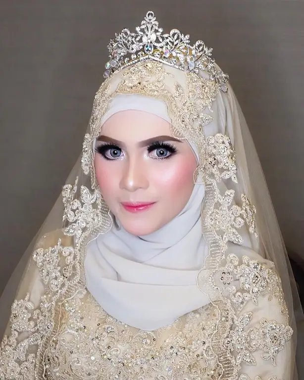 Berbagai pilihan warna kebaya dan hijab yang cocok untuk akad nikah.