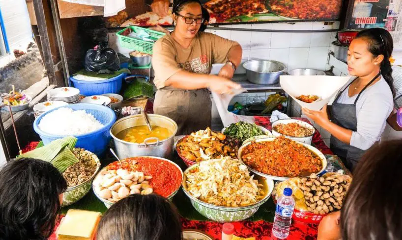 Makanan jalanan khas Indonesia