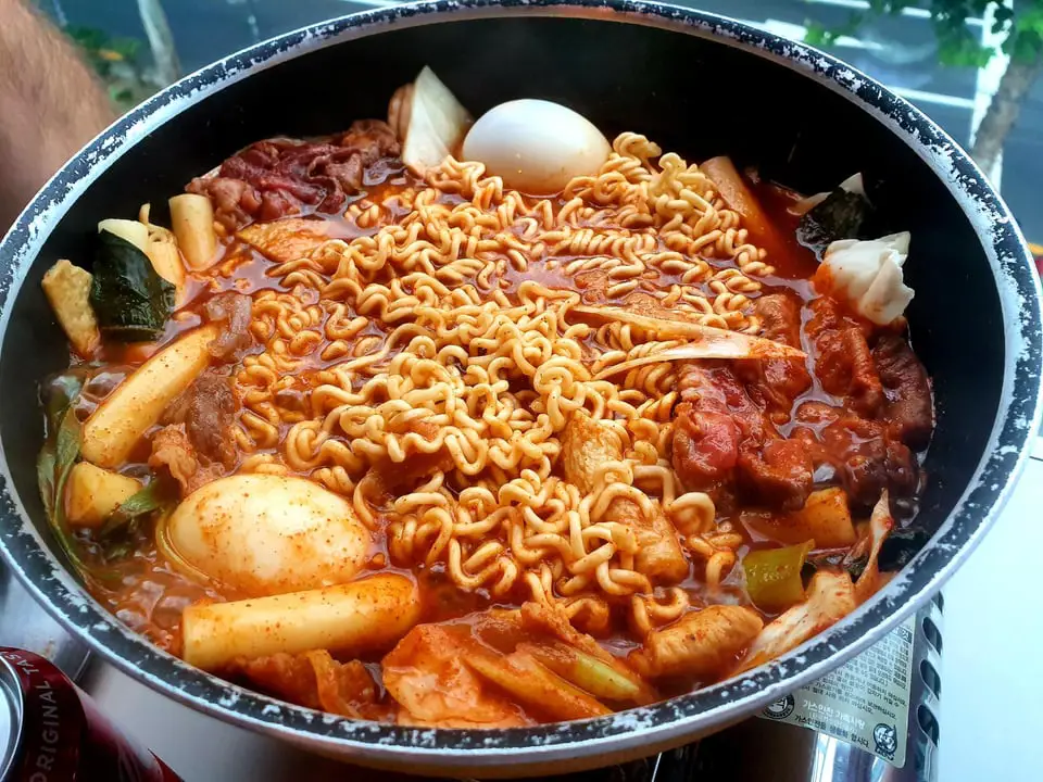 Makanan khas Korea Selatan yang lezat