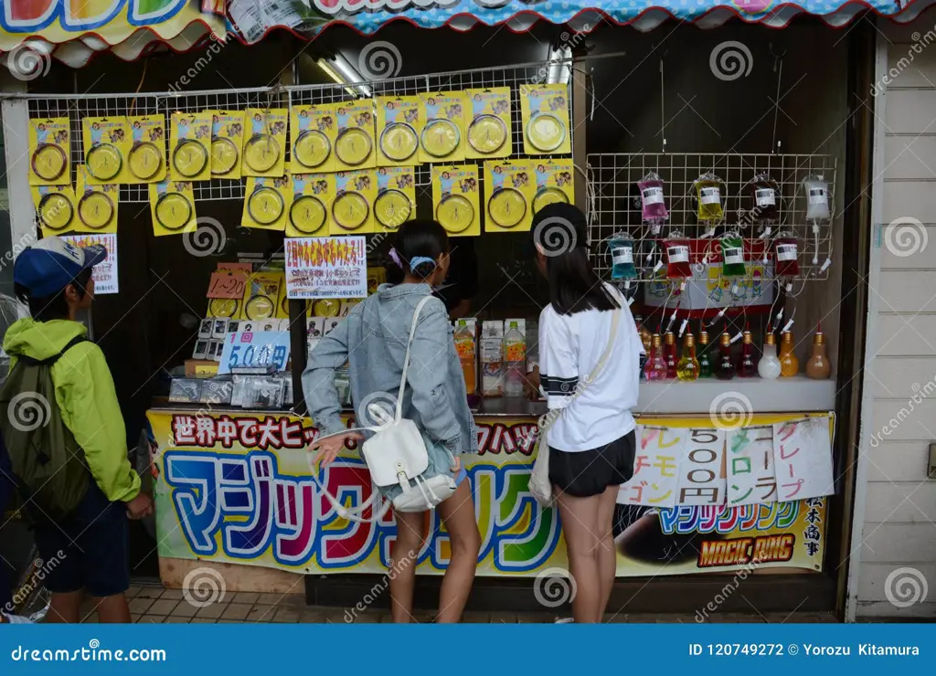 Gambar kios makanan di stasiun kereta Jepang