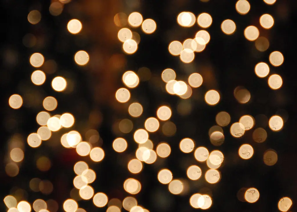 Gambar bokeh lampu Natal yang indah