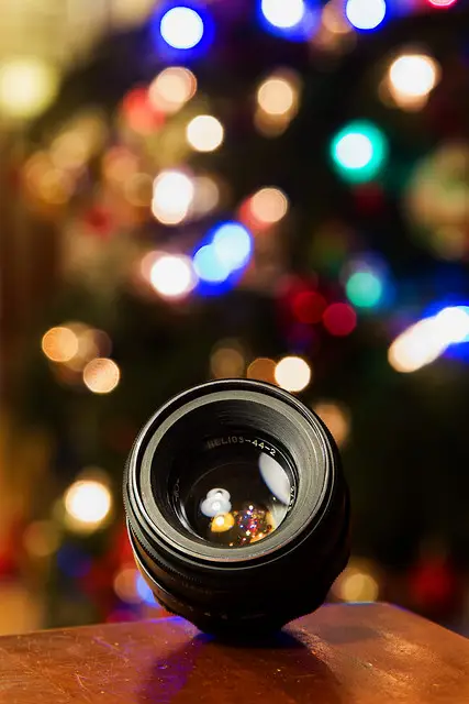 Gambar berbagai lensa kamera dengan kualitas bokeh terbaik